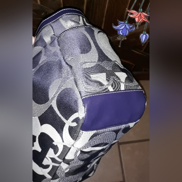 Coach Blue/Grey Optic Signature Jacquard and Patent Leather Tote - Picture 11 of 14